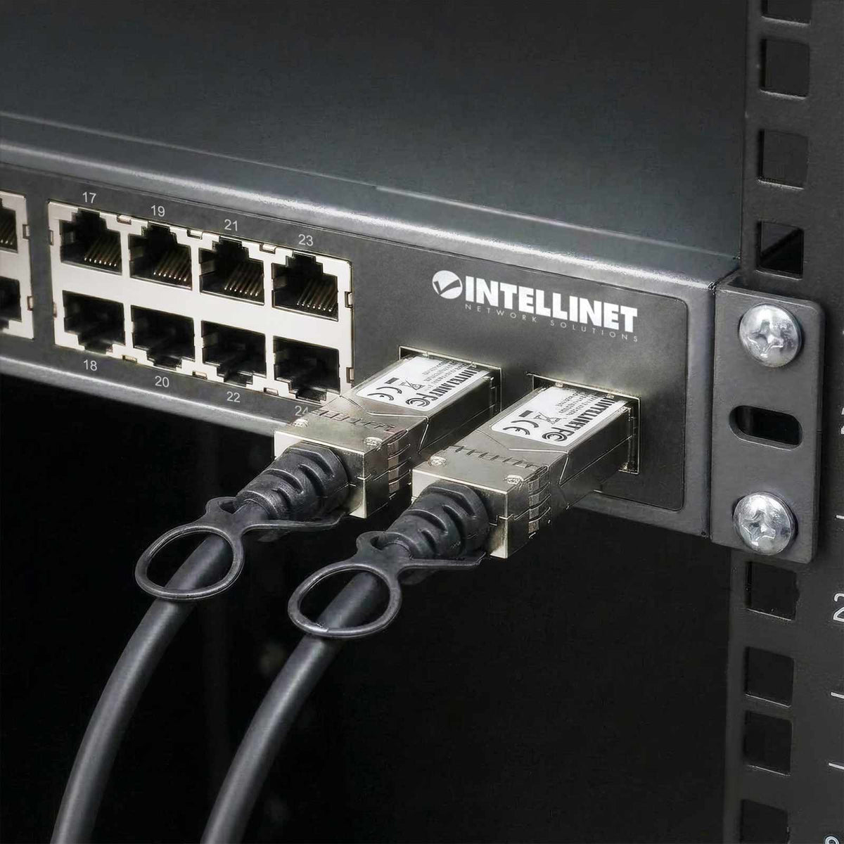Switch PoE+ de 24 puertos Gigabit con 2 puertos SFP Image 10